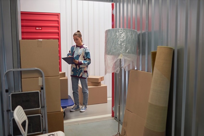 Professional movers in Metrotown Burnaby high-rise area